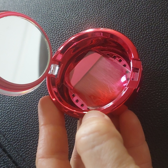 Blush - Picture 4 of 4